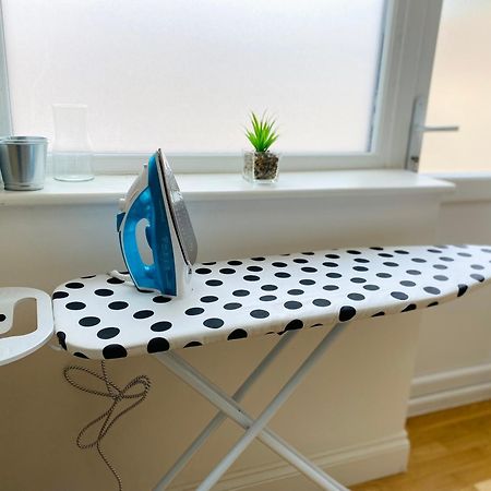 Modern 1-Bed Apt 30Min To Central London & Parking Exteriér fotografie